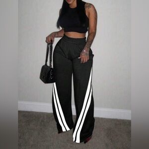 (NWOT) Women's Black and White Wide-Leg Pants